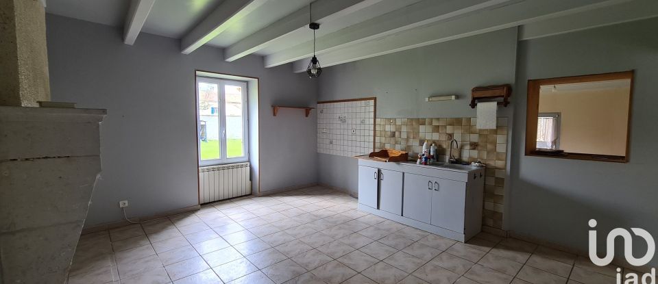 House 5 rooms of 135 m² in Ferrières (17170)