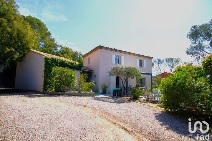 House 5 rooms of 127 m² in Fréjus (83600)