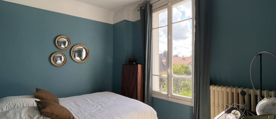 House 8 rooms of 160 m² in Sucy-en-Brie (94370)