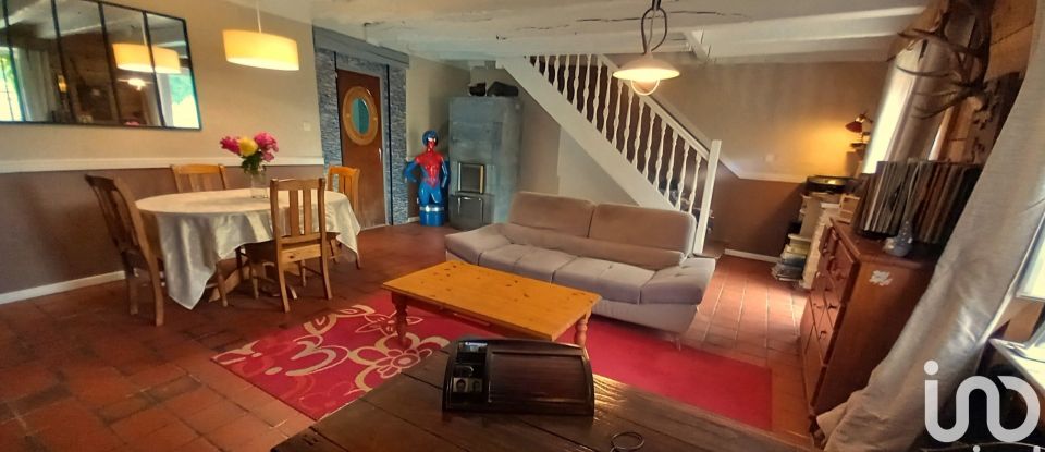 Traditional house 7 rooms of 141 m² in Saint-André-des-Eaux (22630)