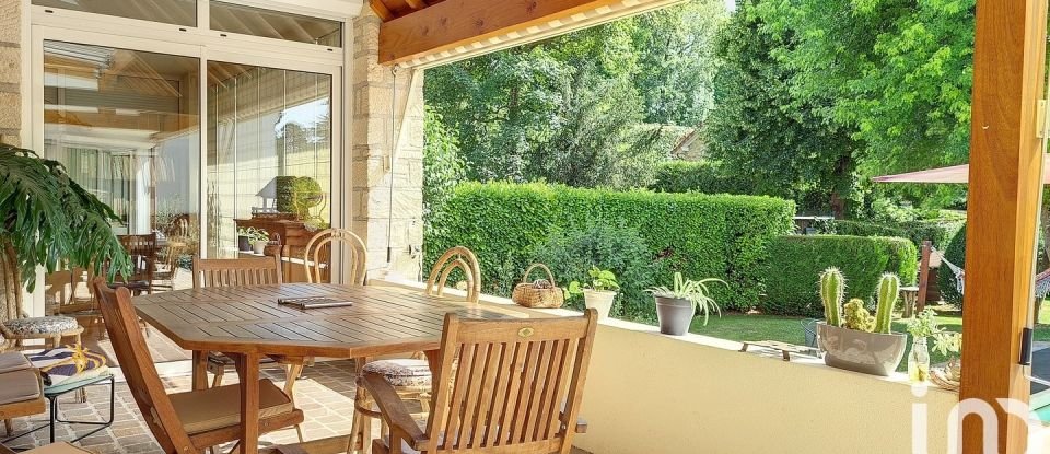 Maison traditionnelle 10 pièces de 289 m² à Soisy-sur-Seine (91450)