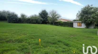 Land of 640 m² in Saint-Myon (63460)