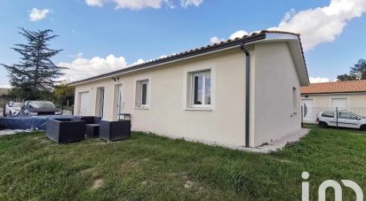 Maison 4 pièces de 88 m² à Savignac-de-l'Isle (33910)