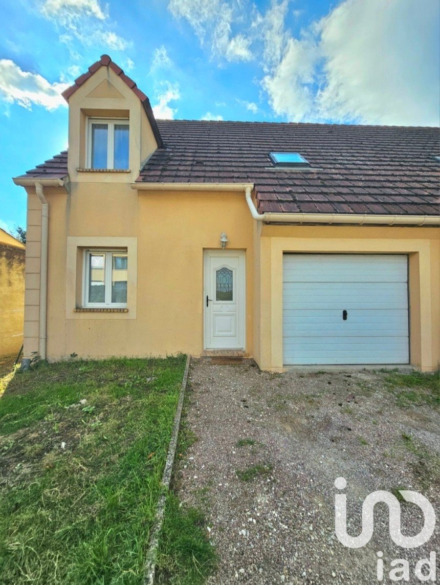 Maison de ville 4 pièces de 93 m² à Saint-Rémy-sur-Avre (28380)