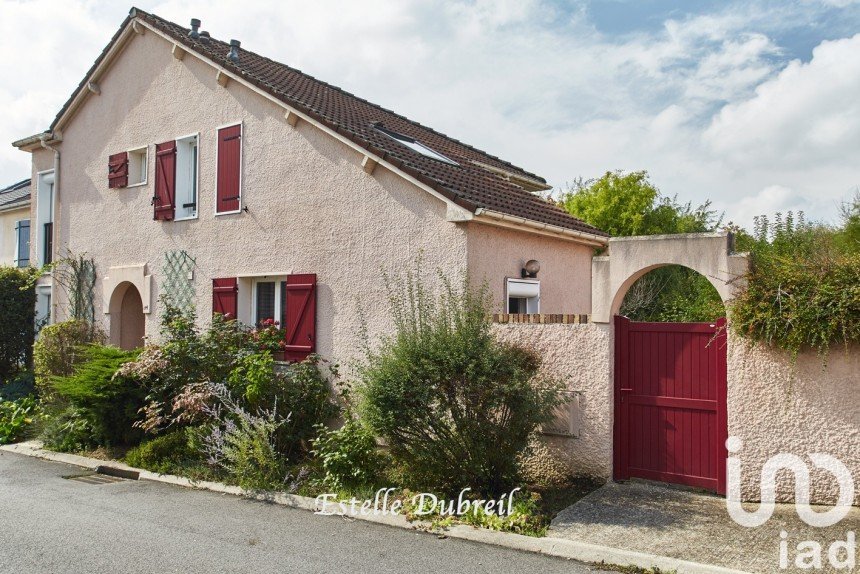 Maison 5 pièces de 127 m² à Voisins-le-Bretonneux (78960)