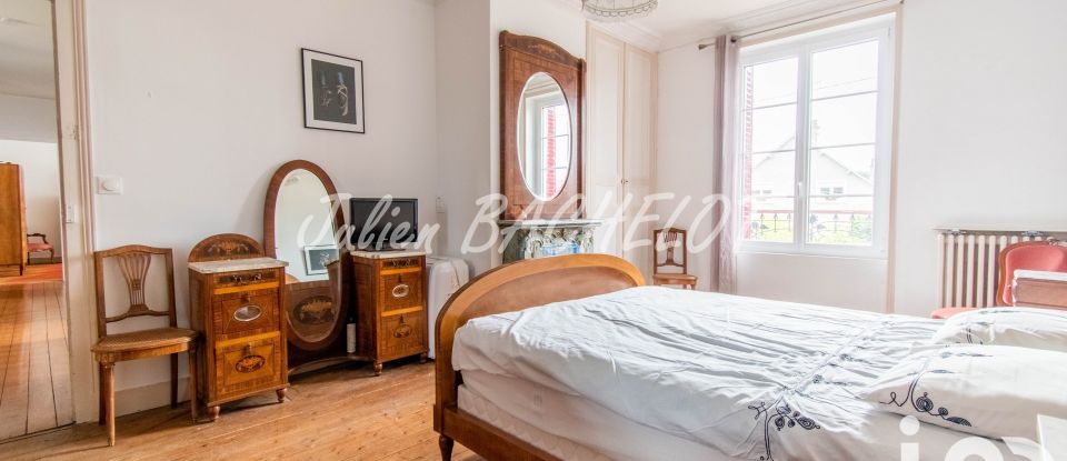 Traditional house 7 rooms of 187 m² in Herbault (41190)