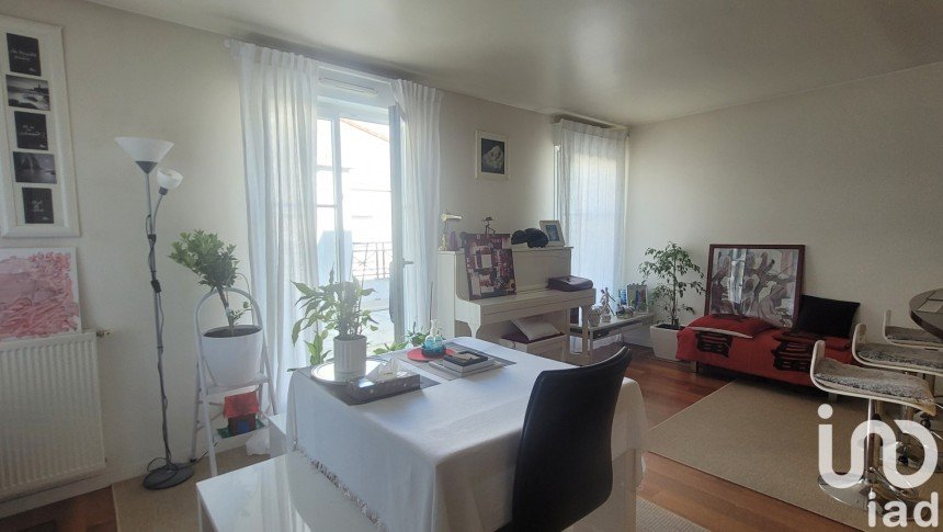 Apartment 5 rooms of 94 m² in Bussy-Saint-Georges (77600)