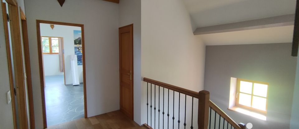 Maison de campagne 7 pièces de 207 m² à Orgères (61230)