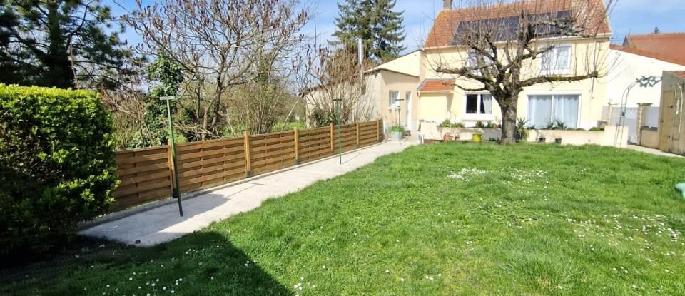 House 5 rooms of 118 m² in Marcilly (77139)