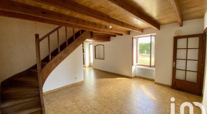 Longere 6 rooms of 110 m² in Saint-Georges-de-Noisné (79400)