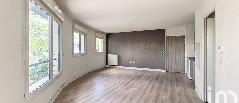 Apartment 2 rooms of 47 m² in Pessac (33600)