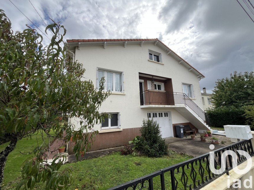 Traditional house 5 rooms of 126 m² in Châtillon-sur-Thouet (79200)