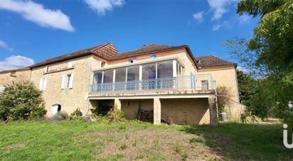 Maison 12 pièces de 300 m² à Cassagnes (46700)