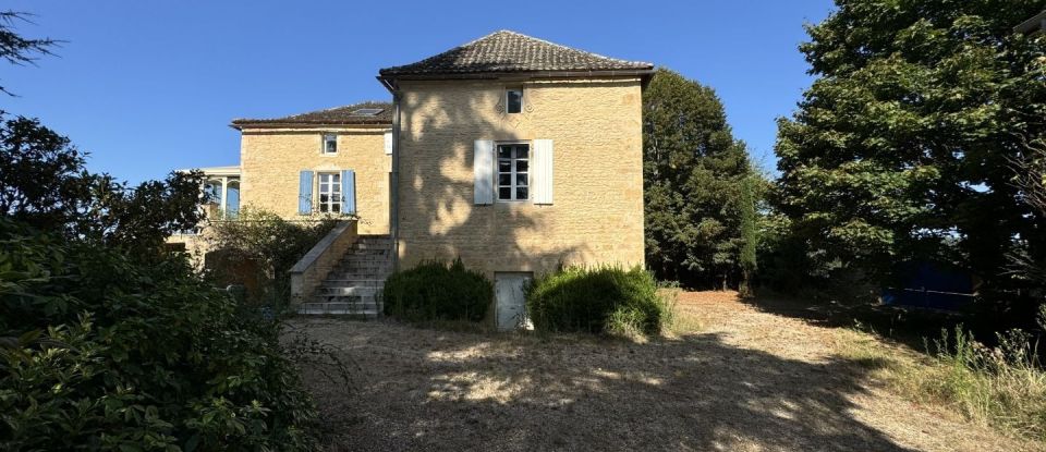 Maison 12 pièces de 300 m² à Cassagnes (46700)