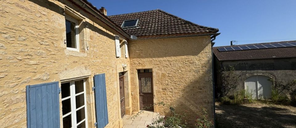 Maison 12 pièces de 300 m² à Cassagnes (46700)