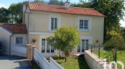 House 5 rooms of 110 m² in Marillet (85240)