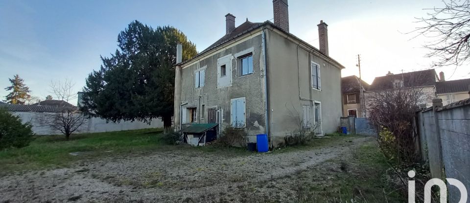 Maison 7 pièces de 242 m² à Brienne-le-Château (10500)