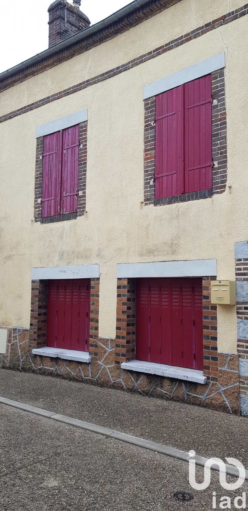 Townhouse 3 rooms of 68 m² in Villeneuve-sur-Yonne (89500)