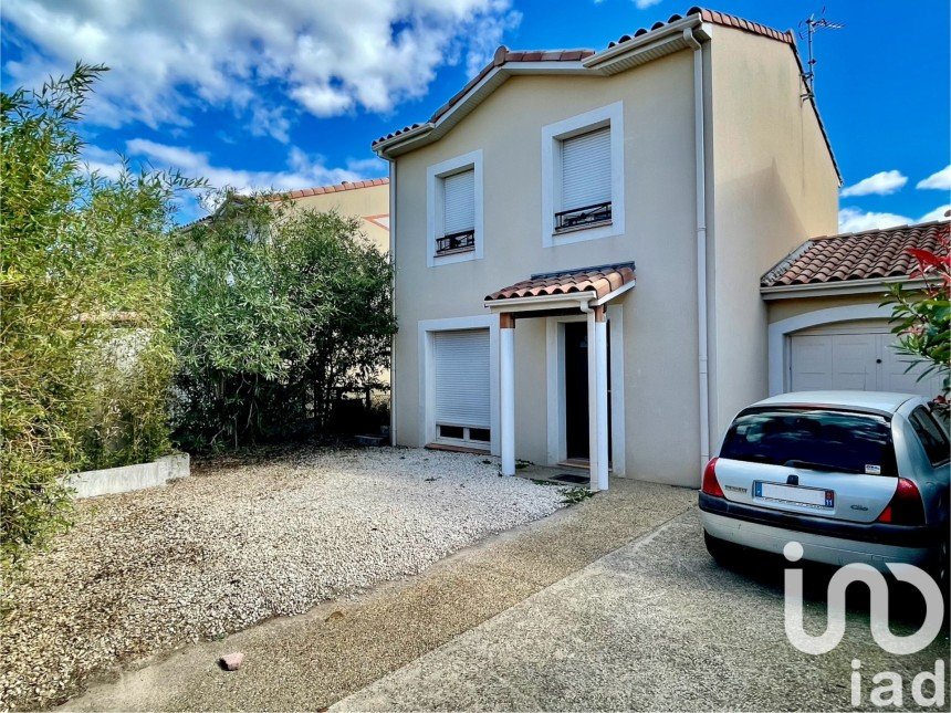 Maison 4 pièces de 83 m² à Saint-Gilles (30800)