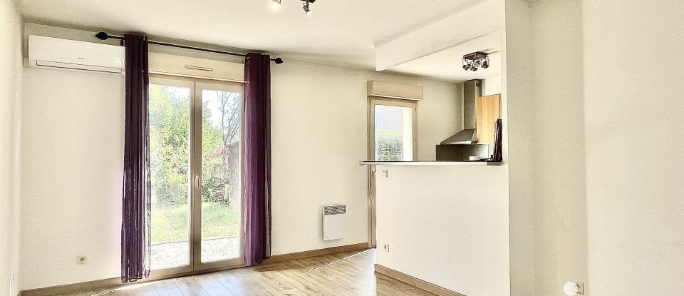 Maison 4 pièces de 83 m² à Saint-Gilles (30800)