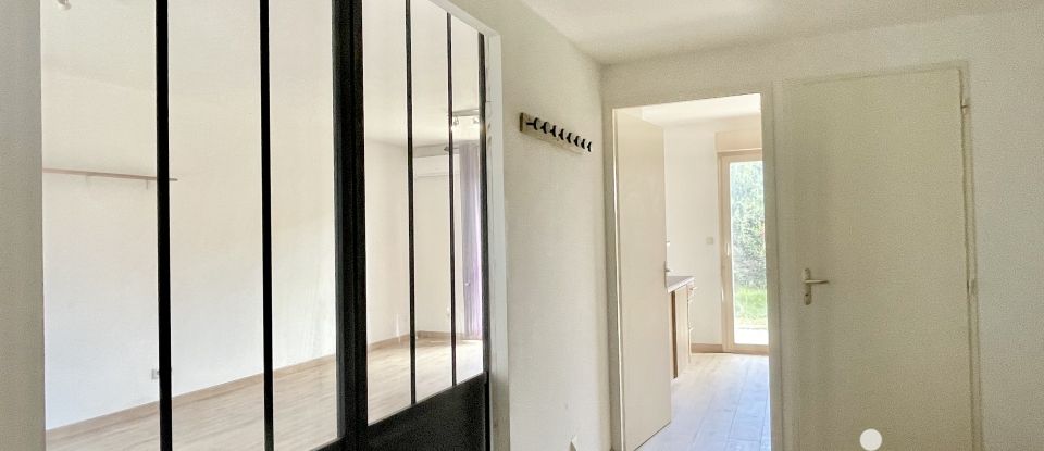 Maison 4 pièces de 83 m² à Saint-Gilles (30800)