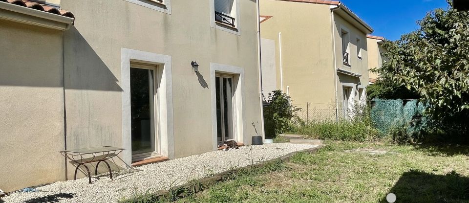 Maison 4 pièces de 83 m² à Saint-Gilles (30800)