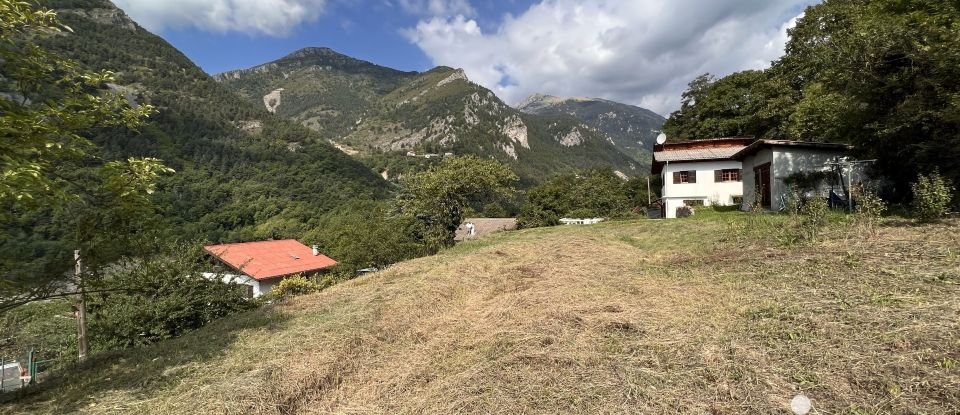 Terrain de 1 001 m² à Saint-Martin-Vésubie (06450)