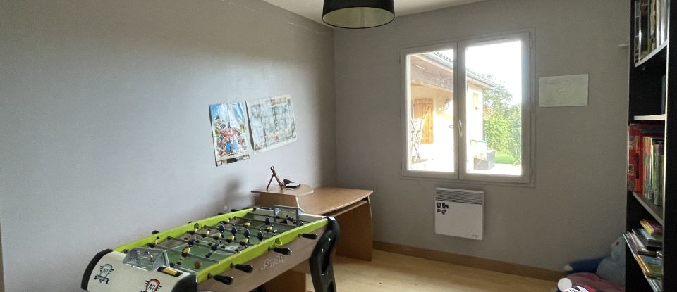 Maison 8 pièces de 153 m² à - (86700)