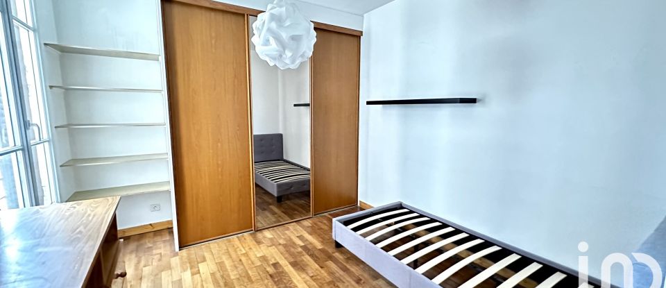 Appartement 3 pièces de 49 m² à Courbevoie (92400)