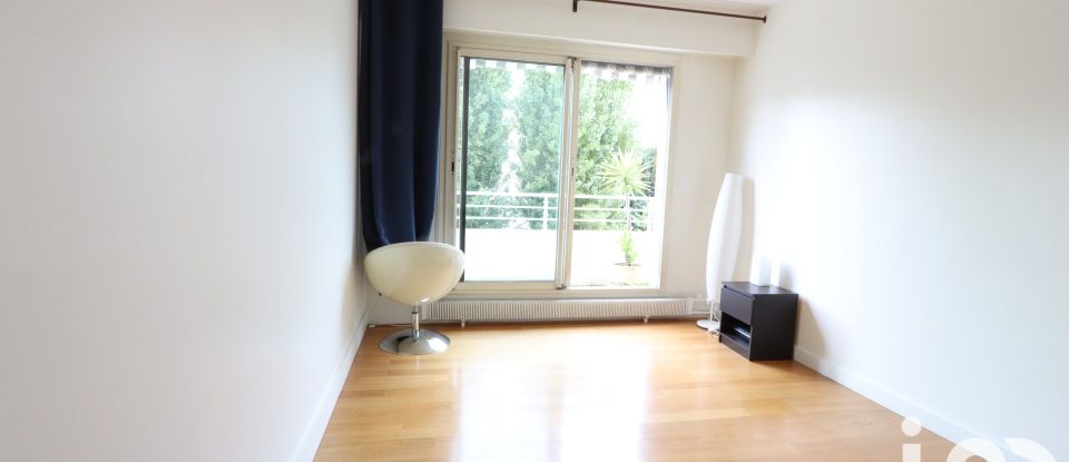 Apartment 4 rooms of 105 m² in Saint-Cloud (92210)