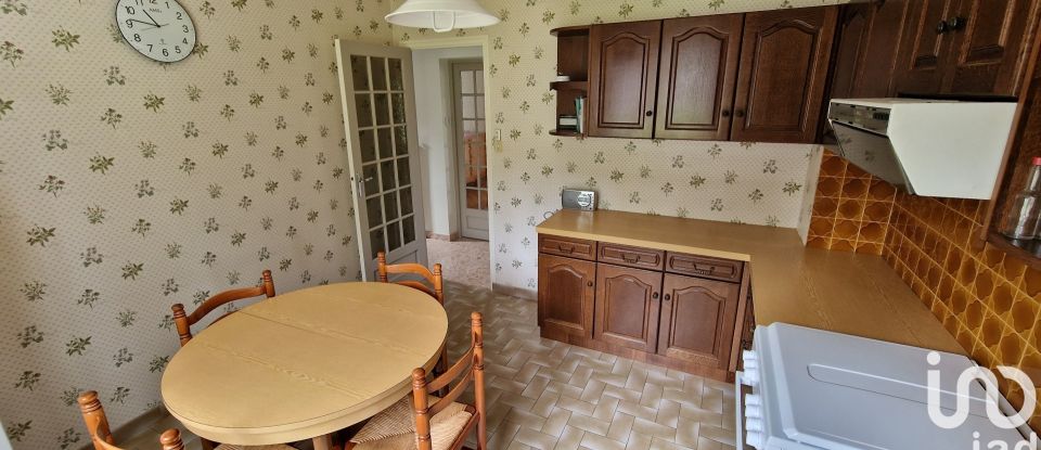 Traditional house 6 rooms of 135 m² in Villevallier (89330)