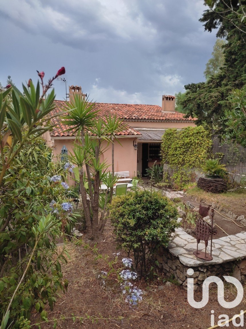 Traditional house 4 rooms of 113 m² in Saint-Raphaël (83700)