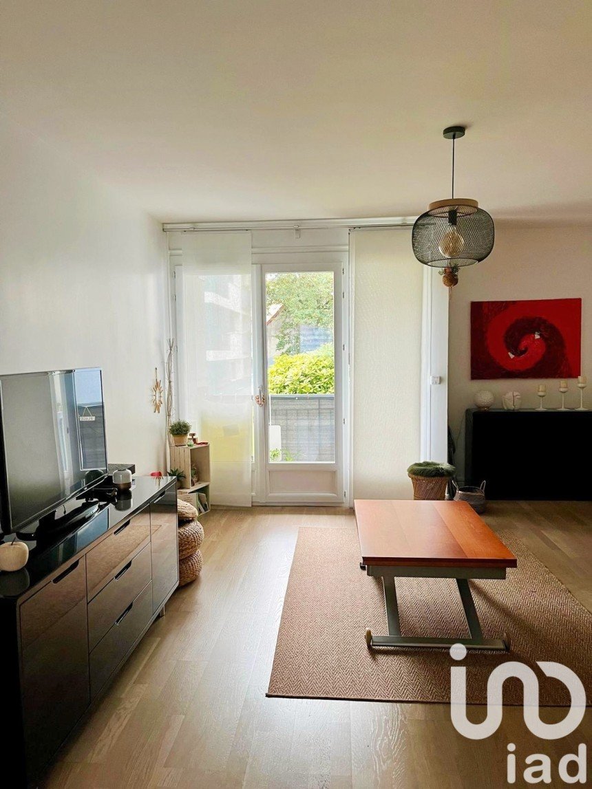 Appartement 3 pièces de 63 m² à Villeneuve-le-Roi (94290)