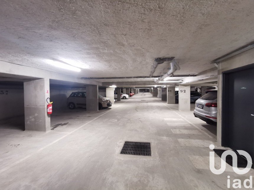 Parking/garage/box de 12 m² à Montfermeil (93370)