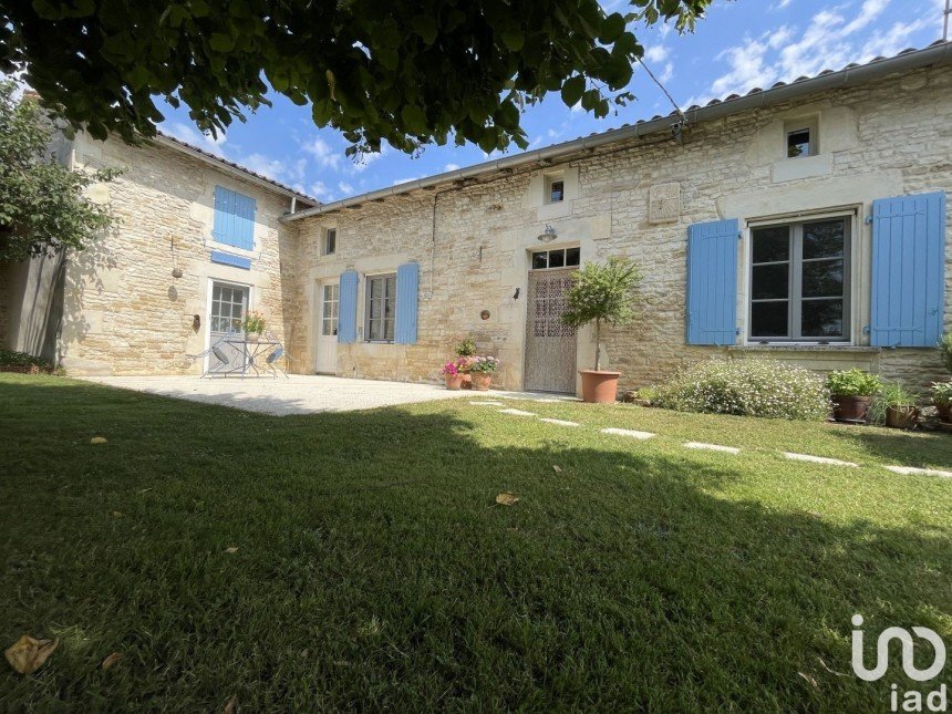 Maison 7 pièces de 124 m² à Chaunay (86510)