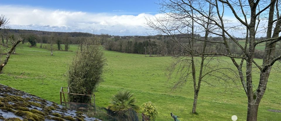 House 7 rooms of 230 m² in Éréac (22250)