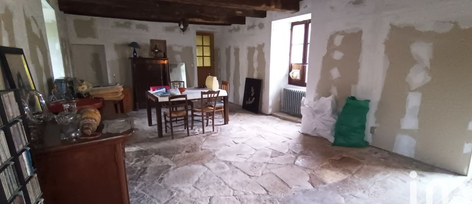 Country house 7 rooms of 328 m² in Sainte-Soline (79120)