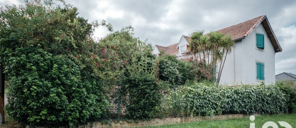 Maison traditionnelle 7 pièces de 225 m² à Tarbes (65000)