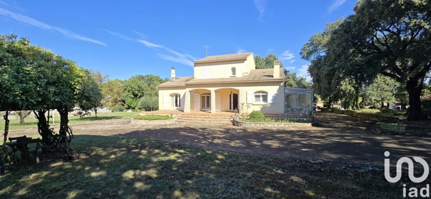 Traditional house 5 rooms of 160 m² in Piolenc (84420)