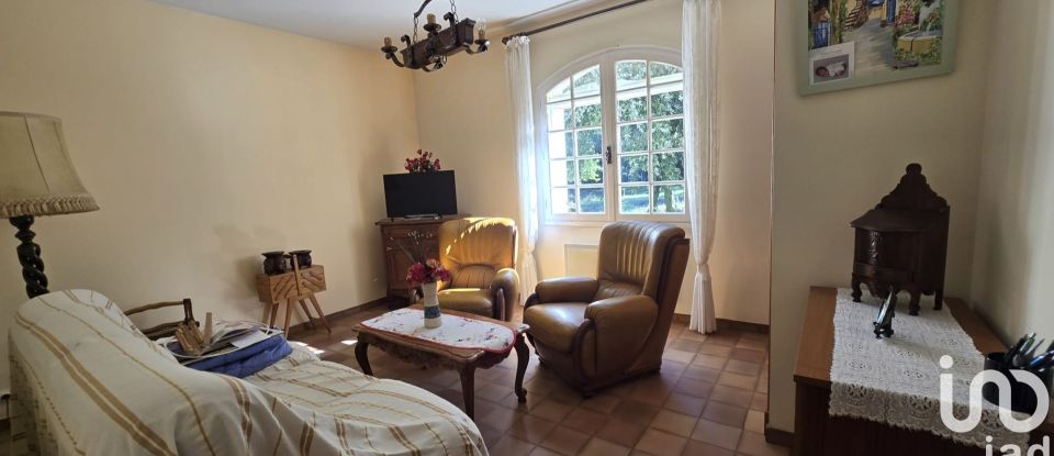 Traditional house 5 rooms of 160 m² in Piolenc (84420)