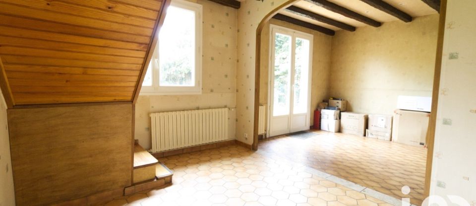 House 8 rooms of 145 m² in Mareil-en-France (95850)