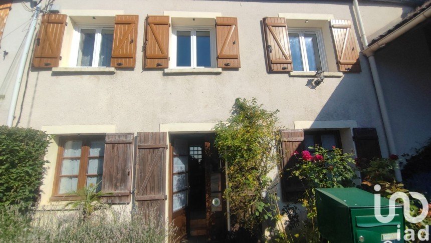 House 4 rooms of 90 m² in Moisenay (77950)