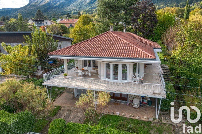 Maison traditionnelle 5 pièces de 209 m² à Biviers (38330)