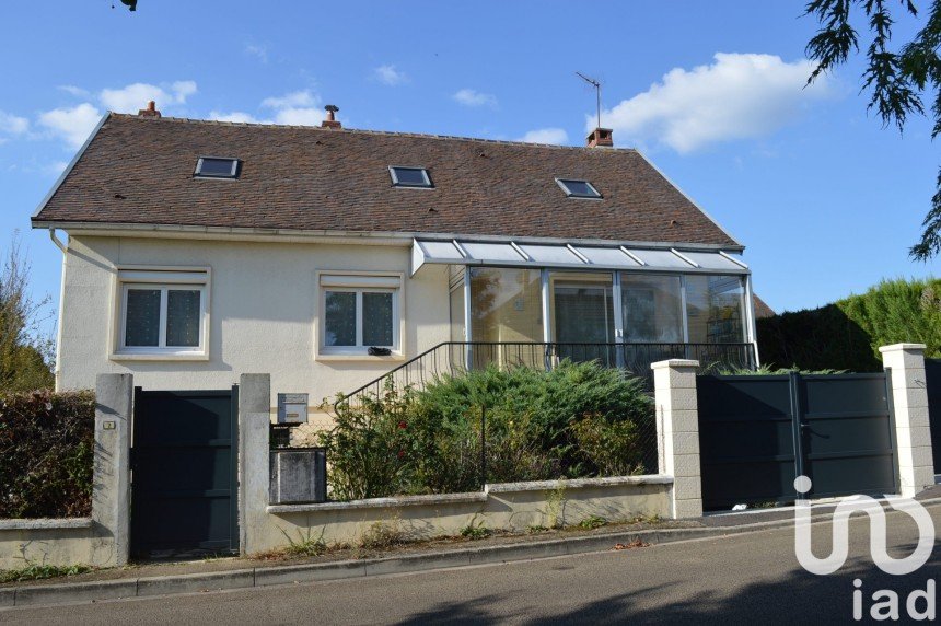 House 6 rooms of 127 m² in Saint-Georges-sur-Baulche (89000)