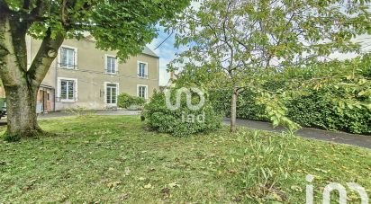 Traditional house 6 rooms of 210 m² in Mehun-sur-Yèvre (18500)