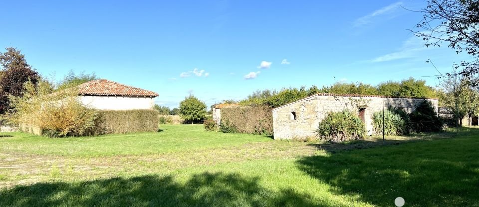 Maison 11 pièces de 258 m² à Chambon (17290)