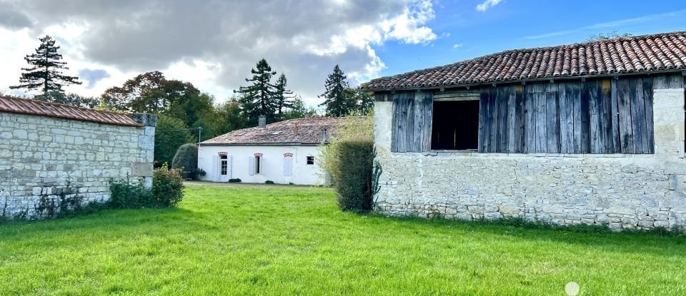 Maison 11 pièces de 258 m² à Chambon (17290)