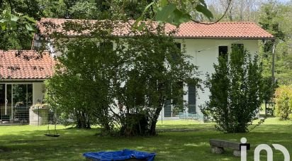 Country house 7 rooms of 170 m² in Meilhan (40400)