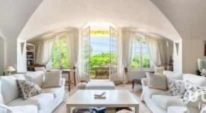 House 5 rooms of 367 m² in Mougins (06250)