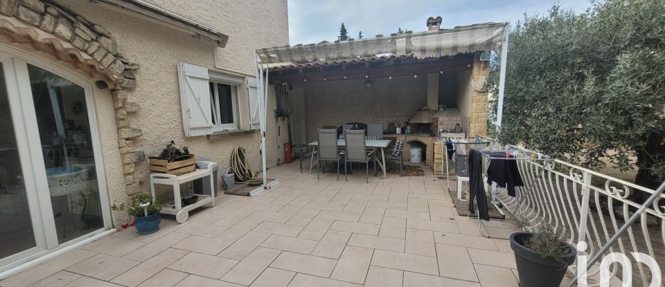 Maison traditionnelle 6 pièces de 150 m² à Morières-lès-Avignon (84310)